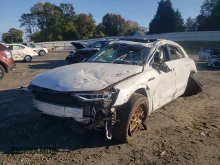 2019 Audi e-tron Premium Plus z VIN WA1LAAGE8KB023044, wystawiony jako Copart lot #65037782 z przebiegiem Nie podano mil oraz . Historia ofert i sprzedaży dostępna na DreamBid. Obrazek 2.