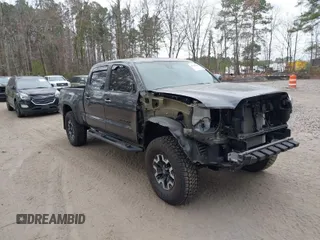 2023 Toyota Tacoma SR5 z VIN 3TMDZ5BN7PM164687, wystawiony jako IAAI lot #41729304 z przebiegiem 27 672 mil mil oraz . Historia ofert i sprzedaży dostępna na DreamBid. Obrazek 1.