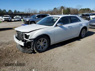 2016 Chrysler 300 with VIN 2C3CCAET1GH198305, listed as a Copart auction lot 88867505 with 101,795 mi miles and Salvage Title. Bid and sale history available at carsss.com. Image 1.
