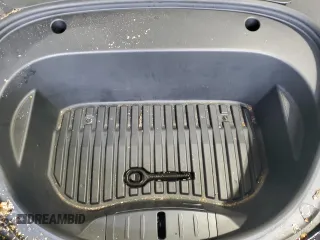 2022 Tesla Model 3 z VIN 5YJ3E1EA6NF369993, wystawiony jako Copart lot #58030945 z przebiegiem 128 079 mil mil oraz Szkoda całkowita • Salvage title. Historia ofert i sprzedaży dostępna na DreamBid. Obrazek 11.