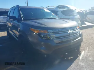 2014 Ford Explorer XLT with VIN 1FM5K7D85EGA63744, listed as a IAAI auction lot 41473352 with 153,563 mi miles. Bid and sale history available at carsss.com. Image 1.