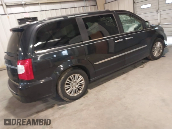 2016 Chrysler Town & Country Touring-L with VIN 2C4RC1CG5GR149551, listed as a IAAI auction lot 40909068 with 159,782 mi miles. Bid and sale history available at carsss.com. Image 4.