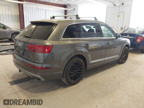 2019 Audi Q7 Premium Plus z VIN WA1LAAF7XKD045120, wystawiony jako IAAI lot #42426678 z przebiegiem 97 205 mil mil oraz . Historia ofert i sprzedaży dostępna na DreamBid. Obrazek 4.