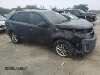 2015 Kia Sorento LX z VIN 5XYKT4A62FG574600, wystawiony jako Copart lot #86706194 z przebiegiem Nie podano mil oraz Szkoda całkowita • Salvage title. Historia ofert i sprzedaży dostępna na DreamBid. Obrazek 4.
