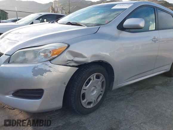 2011 Toyota Matrix z VIN 2T1KU4EE9BC562237, wystawiony jako IAAI lot #41882972 z przebiegiem 103 814 mil mil oraz . Historia ofert i sprzedaży dostępna na DreamBid. Obrazek 6.