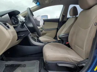 2016 Hyundai Elantra SE z VIN 5NPDH4AE7GH764131, wystawiony jako Copart lot #56663305 z przebiegiem 136 123 mil mil oraz Szkoda całkowita • Salvage title. Historia ofert i sprzedaży dostępna na DreamBid. Obrazek 7.