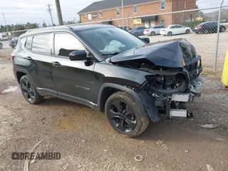 2019 Jeep Compass Latitude with VIN 3C4NJDBB4KT696358, listed as a IAAI auction lot 41511713 with 83,196 mi miles. Bid and sale history available at carsss.com. Image 1.