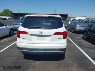 2017 Honda Pilot Touring with VIN 5FNYF5H96HB036547, listed as a IAAI auction lot 42058142 with 161,828 mi miles. Bid and sale history available at carsss.com. Image 16.