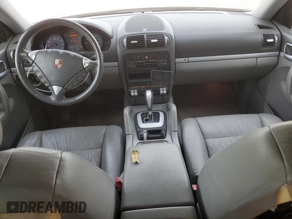 2005 Porsche Cayenne z VIN WP1AA29P65LA20822, wystawiony jako Copart lot #84620014 z przebiegiem 99 755 mil mil oraz Czysty tytuł • Clean title. Historia ofert i sprzedaży dostępna na DreamBid. Obrazek 8.