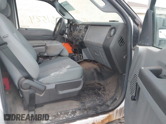 2012 Ford F-250 XL с VIN 1FDBF2B60CEC35487, выставлен на аукционе IAAI как лот 42251524 с пробегом 380 107 миль миль и . История ставок и продаж доступна на DreamBid. Изображение 5.