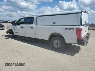2018 Ford F-250 XL z VIN 1FT7W2BTXJEC94835, wystawiony jako Copart lot #56362375 z przebiegiem 141 628 mil mil oraz Czysty tytuł • Clean title. Historia ofert i sprzedaży dostępna na DreamBid. Obrazek 2.