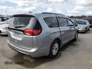 2017 Chrysler Pacifica Touring L with VIN 2C4RC1BG2HR552731, listed as a Copart auction lot 75826124 with Not Provided miles and Salvage Title. Bid and sale history available at DreamBid. Image 3.