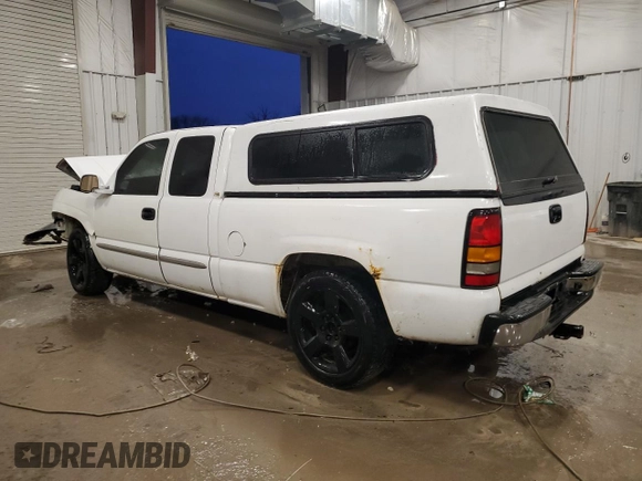 2005 GMC New Sierra 1500 SL with VIN 1GTEC19V55Z336229, listed as a Copart auction lot 86907474 with 0 mi miles and Non Repairable. Bid and sale history available at carsss.com. Image 2.