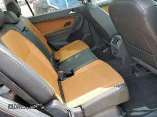 2019 Volkswagen Tiguan SE z VIN 3VV3B7AX2KM050444, wystawiony jako Copart lot #62881895 z przebiegiem 41 836 mil mil oraz Szkoda całkowita • Salvage title. Historia ofert i sprzedaży dostępna na DreamBid. Obrazek 11.