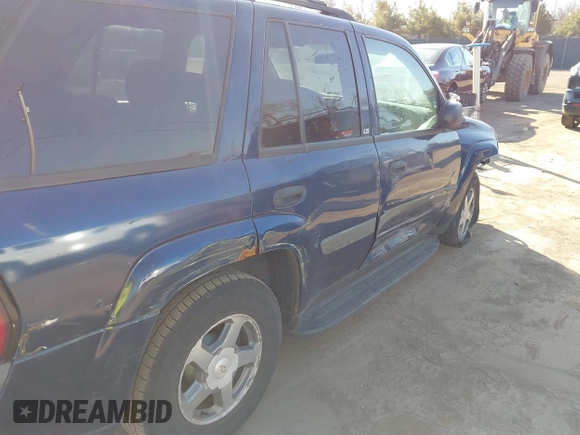2004 Chevrolet TrailBlazer LS with VIN 1GNDT13S642345935, listed as a IAAI auction lot 41782077 with 174,938 mi miles. Bid and sale history available at carsss.com. Image 6.