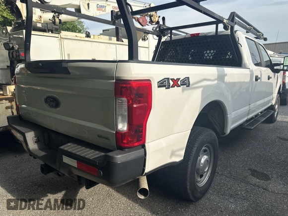 2019 Ford F-250 XL z VIN 1FT7W2B61KEF86319, wystawiony jako IAAI lot #42801635 z przebiegiem 31 051 mil mil oraz . Historia ofert i sprzedaży dostępna na DreamBid. Obrazek 27.