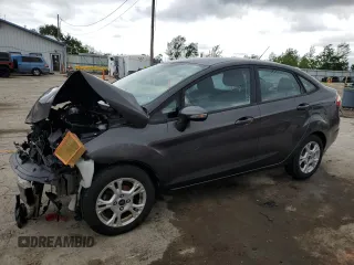 2015 Ford Fiesta SE z VIN 3FADP4BJ8FM150587, wystawiony jako Copart lot #57878275 z przebiegiem Nie podano mil oraz Szkoda całkowita • Salvage title. Historia ofert i sprzedaży dostępna na DreamBid. Obrazek 1.