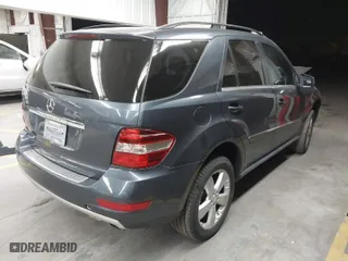 2011 Mercedes-Benz M-Class ML 350 with VIN 4JGBB5GB4BA723124, listed as a IAAI auction lot 40990790 with 120,518 mi miles. Bid and sale history available at carsss.com. Image 4.
