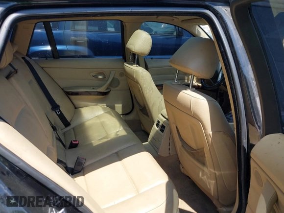 2007 BMW 3 Series 328i with VIN WBAVS13527FX15900, listed as a IAAI auction lot 42047413 with 159,249 mi miles. Bid and sale history available at carsss.com. Image 8.