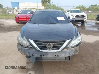 2018 Nissan Altima SR with VIN 1N4AL3AP5JC255662, listed as a IAAI auction lot 42229232 with 171,399 mi miles and . Bid and sale history available at carsss.com. Image 12.