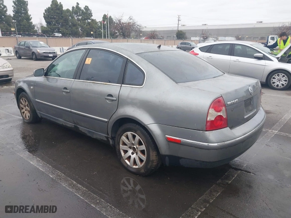 2002 Volkswagen Passat GLS with VIN WVWPD63B22P290089, listed as a IAAI auction lot 41460913 with 1 mi miles. Bid and sale history available at carsss.com. Image 3.