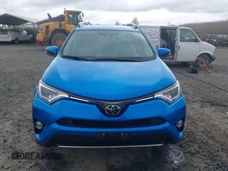 2018 Toyota RAV4 XLE with VIN 2T3RFREV0JW722354, listed as a IAAI auction lot 41974466 with 65,013 mi miles. Bid and sale history available at carsss.com. Image 13.