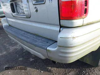 2002 Isuzu Rodeo z VIN 4S2DM58W924321403, wystawiony jako IAAI lot #41503572 z przebiegiem 235 072 mil mil oraz . Historia ofert i sprzedaży dostępna na DreamBid. Obrazek 6.