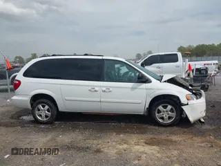 2006 Dodge Grand Caravan SXT z VIN 2D4GP44L56R883696, wystawiony jako IAAI lot #41899580 z przebiegiem 127 874 mil mil oraz . Historia ofert i sprzedaży dostępna na DreamBid. Obrazek 13.