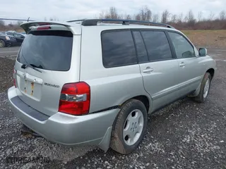2004 Toyota Highlander with VIN JTEEP21A640034918, listed as a IAAI auction lot 41854941 with 198,597 mi miles. Bid and sale history available at carsss.com. Image 4.