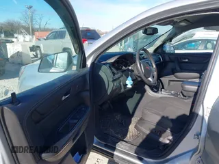 2015 GMC Acadia SLE with VIN 1GKKRPKD4FJ175950, listed as a IAAI auction lot 41040757 with 147,443 mi miles. Bid and sale history available at carsss.com. Image 5.