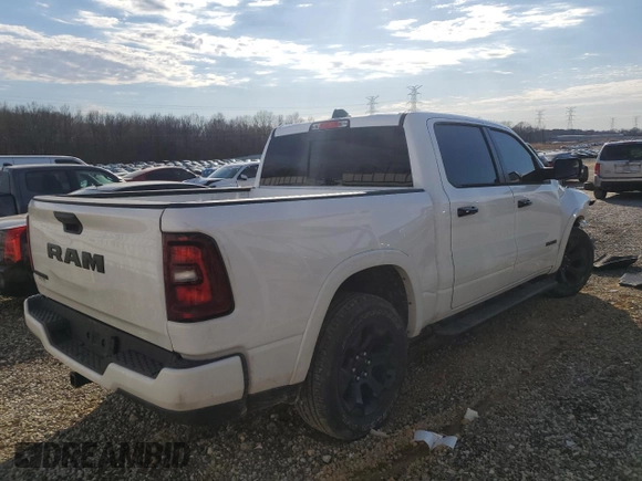 2025 Ram 1500 Big Horn z VIN 1C6RREFG4SN586522, wystawiony jako Copart lot #47024205 z przebiegiem 10 108 mil mil oraz Szkoda całkowita • Salvage title. Historia ofert i sprzedaży dostępna na DreamBid. Obrazek 3.