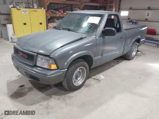 2002 GMC Sonoma SL with VIN 1GTCS145328187323, listed as a IAAI auction lot 41486479 with 85,993 mi miles. Bid and sale history available at carsss.com. Image 17.