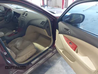 2007 Lexus ES with VIN JTHBJ46G272107422, listed as a IAAI auction lot 41988857 with 188,998 mi miles. Bid and sale history available at carsss.com. Image 5.