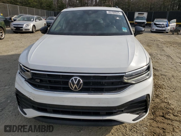2022 Volkswagen Tiguan SE R-Line Black with VIN 3VV8B7AXXNM169059, listed as a Copart auction lot 45700025 with 46,191 mi miles and Salvage Title. Bid and sale history available at DreamBid. Image 5.