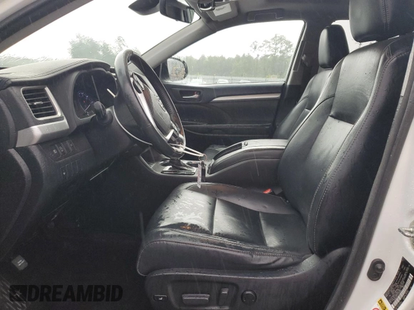 2018 Toyota Highlander SE z VIN 5TDKZRFH2JS265873, wystawiony jako Copart lot #56623075 z przebiegiem 202 427 mil mil oraz Szkoda całkowita • Salvage title. Historia ofert i sprzedaży dostępna na DreamBid. Obrazek 7.