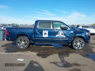 2022 Ram 1500 Limited z VIN 1C6SRFHT2NN272356, wystawiony jako IAAI lot #41209828 z przebiegiem 47 713 mil mil oraz . Historia ofert i sprzedaży dostępna na DreamBid. Obrazek 13.