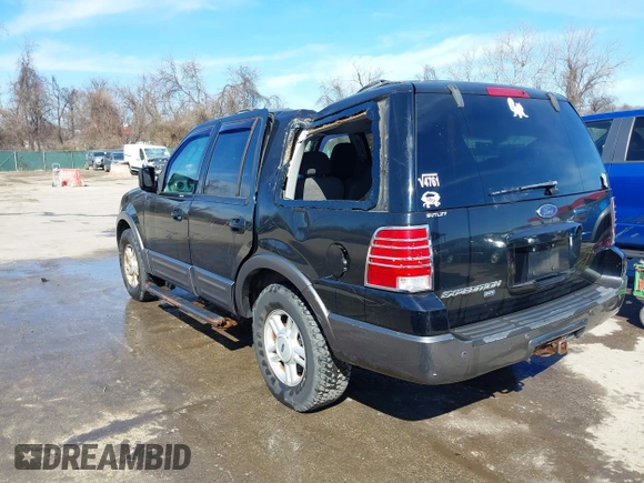 2004 Ford Expedition Special Service with VIN 1FMPU16L44LA17586, listed as a IAAI auction lot 41619534 with 140,299 mi miles. Bid and sale history available at carsss.com. Image 3.