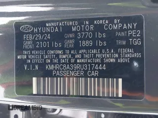 2024 Hyundai Venue SEL z VIN KMHRC8A39RU317444, wystawiony jako IAAI lot #41596048 z przebiegiem 8 619 mil mil oraz . Historia ofert i sprzedaży dostępna na DreamBid. Obrazek 9.