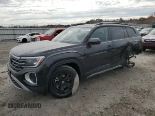 2024 Volkswagen Atlas Peak Edition SEL with VIN 1V2GR2CA9RC582274, listed as a Copart auction lot 79362524 with 1,619 mi miles and Salvage title. Bid and sale history available at DreamBid. Image 1.