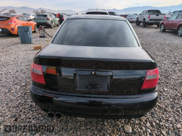 2000 Audi S4 z VIN WAUDD68D0YA031901, wystawiony jako Copart lot #84645964 z przebiegiem 146 868 mil mil oraz Szkody całkowita. Historia ofert i sprzedaży dostępna na DreamBid. Obrazek 6.