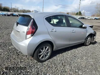 2016 Toyota Prius One z VIN JTDKDTB35G1135081, wystawiony jako Copart lot #49517745 z przebiegiem 69 327 mil mil oraz Szkody całkowita. Historia ofert i sprzedaży dostępna na DreamBid. Obrazek 3.