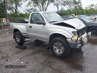 2001 Toyota Tacoma z VIN 5TEPM62N51Z861173, wystawiony jako IAAI lot #42421831 z przebiegiem 249 988 mil mil oraz . Historia ofert i sprzedaży dostępna na DreamBid. Obrazek 1.