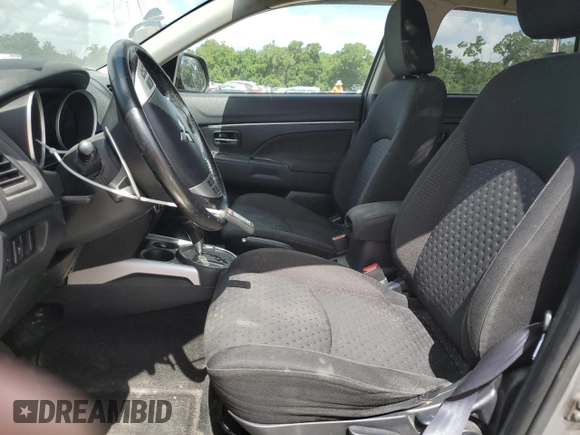 2011 Mitsubishi Outlander SE z VIN JA4AR4AU1BZ011732, wystawiony jako Copart lot #60986055 z przebiegiem Nie podano mil oraz Czysty tytuł • Clean title. Historia ofert i sprzedaży dostępna na DreamBid. Obrazek 7.
