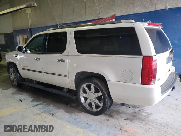 2011 Cadillac Escalade ESV Premium z VIN 1GYS4JEF0BR113052, wystawiony jako Copart lot #88556445 z przebiegiem 228 919 mil mil oraz Szkoda całkowita • Salvage title. Historia ofert i sprzedaży dostępna na DreamBid. Obrazek 2.