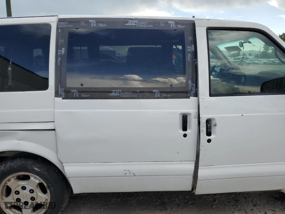 2004 Chevrolet Astro Passenger with VIN 1GNDM19X14B130754, listed as a Copart auction lot 69227074 with 268,847 mi miles and Salvage Title. Bid and sale history available at carsss.com. Image 11.