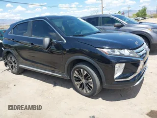 2018 Mitsubishi Eclipse Cross SE z VIN JA4AT5AA5JZ039030, wystawiony jako IAAI lot #42421884 z przebiegiem 65 982 mil mil oraz . Historia ofert i sprzedaży dostępna na DreamBid. Obrazek 1.