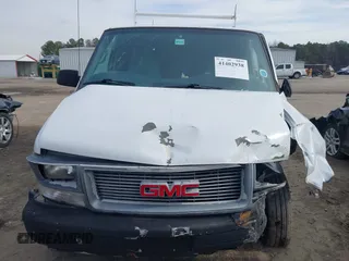 1998 GMC Safari Cargo with VIN 1GTDM19W5WB533168, listed as a IAAI auction lot 41402938 with 239,070 mi miles. Bid and sale history available at carsss.com. Image 12.