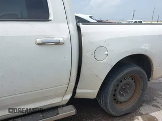 2017 Ram 1500 Lone Star Silver z VIN 1C6RR6LT6HS769308, wystawiony jako IAAI lot #42508245 z przebiegiem 159 770 mil mil oraz . Historia ofert i sprzedaży dostępna na DreamBid. Obrazek 6.