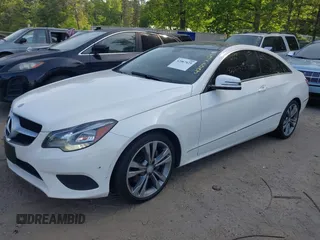 2015 Mercedes-Benz E-Class E 400 with VIN WDDKJ6FB5FF294900, listed as a IAAI auction lot 42067425 with 143,137 mi miles. Bid and sale history available at carsss.com. Image 17.