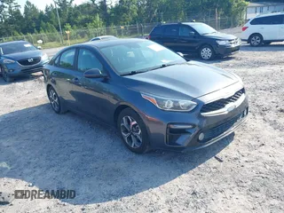 2019 Kia Forte LXS z VIN 3KPF24AD1KE120140, wystawiony jako IAAI lot #42571764 z przebiegiem 52 790 mil mil oraz . Historia ofert i sprzedaży dostępna na DreamBid. Obrazek 1.